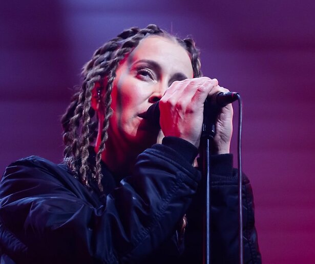 Anouk open over mogelijke Songfestival-deelname in speciale aflevering RTL Boulevard