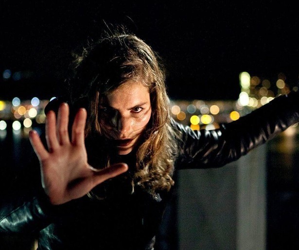 Hannah Hoekstra ontwikkelt een mysterieuze app 