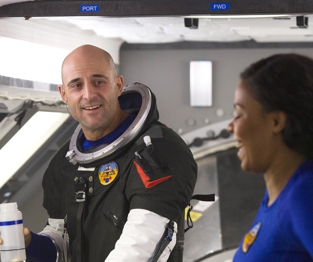Mark Strong gaat naar Mars in sciencefiction Approachting the Unknown