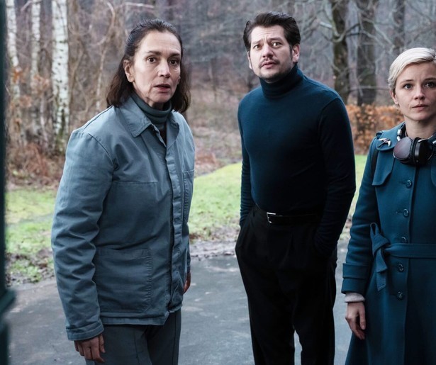 Marco, Luz en Cato proberen het algoritme te saboteren in het seizoensslot van Arcadia