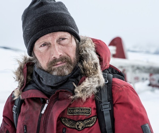 Mads Mikkelsen is gestrand in het Noordpoolgebied