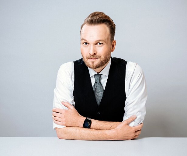 Arjen Lubach viel in zwart gat tijdens zomerstop van De Avondshow