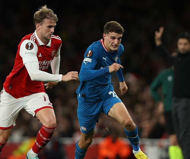 PSV neemt het thuis op tegen Arsenal