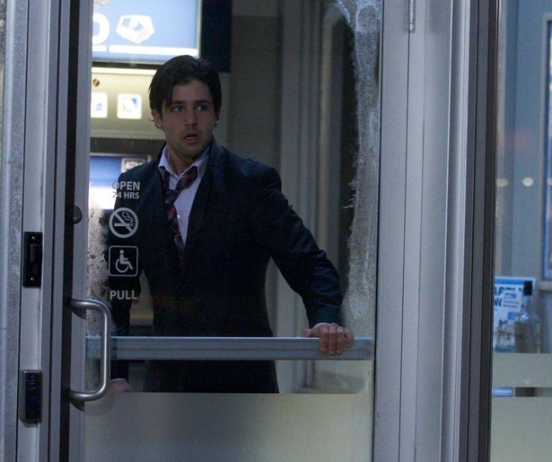 Geen grapje dit keer: Josh Peck vecht voor zijn leven in ATM