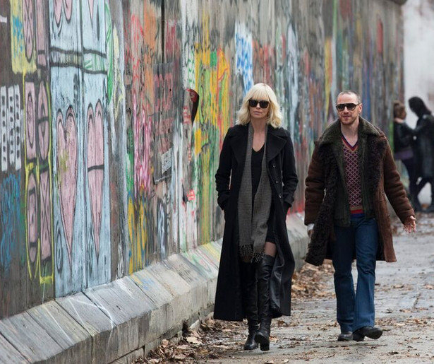 Charlize Theron schittert als spion in spektakelfilm Atomic Blonde