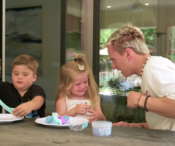 Marnik keert in Au Pairs terug naar San Diego