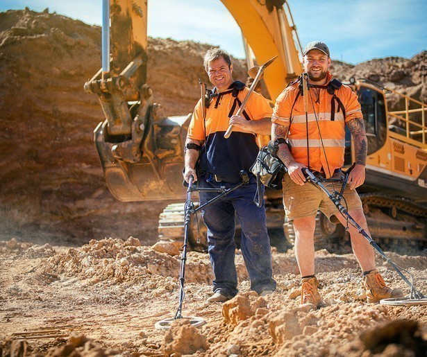 De Dust Devils duiken een afgelegen goudmijn in