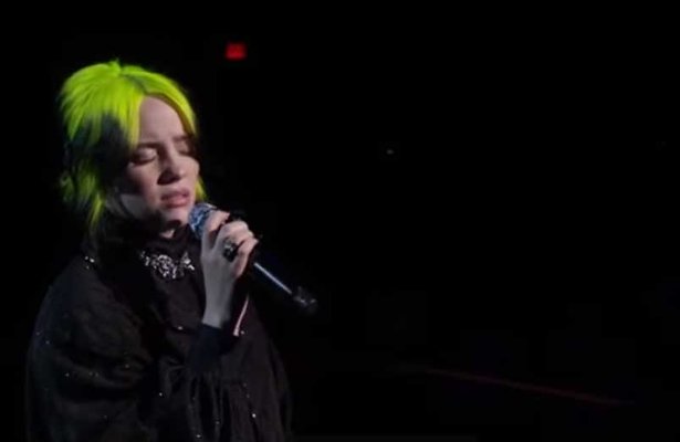 Kijk terug: Billie Eilish zingt Yesterday tijdens uitreiking Oscars