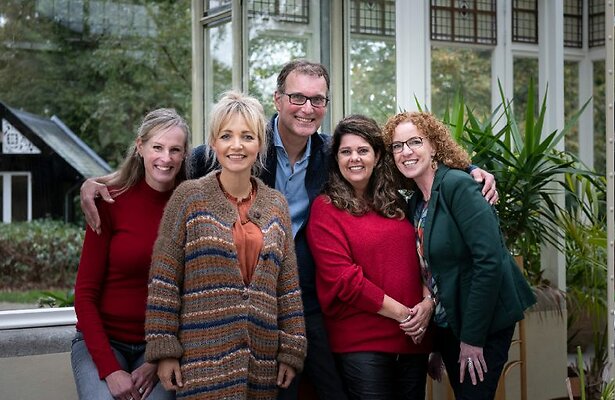 BZV-Rob maakt er met zijn dames iets gezelligs van