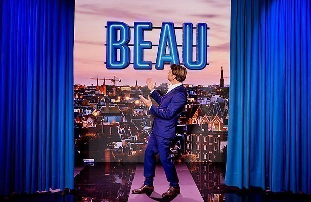 Videosnack: Beau krijgt oorkonde!