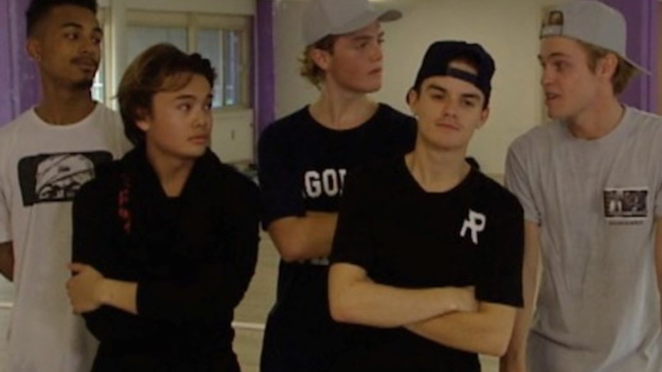Boyband B-Brave gaat samen in één huis wonen voor reallifesoap Boyband B-Brave gaat samen in één huis wonen voor reallifesoap