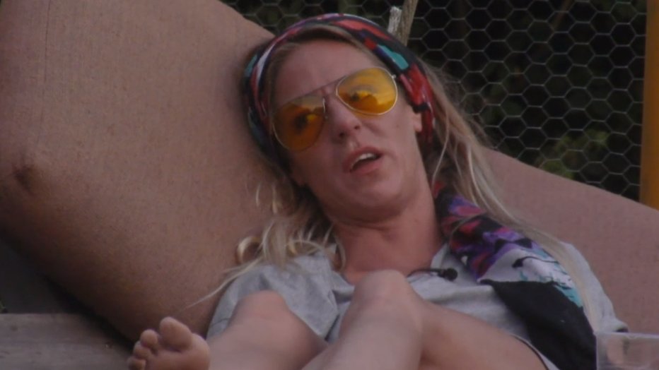 Utopiaan Ruud troost huilende ex Billy: Liefdesverdriet heeft tijd nodig Utopiaan Ruud troost huilende ex Billy: Liefdesverdriet heeft tijd nodig