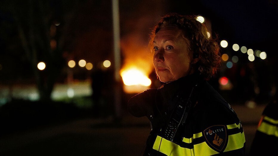 Politieagent Suzanne in Blauw