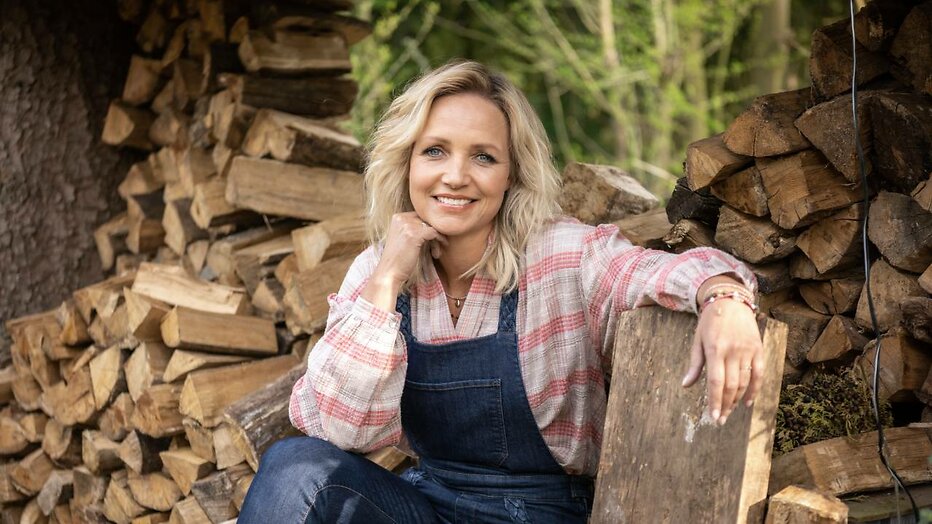 Presentatrice Yvon Jaspers krijgt lintje voor onder meer Boer Zoekt Vrouw.