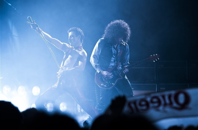 Rami Malek rockt de pan uit Rami Malek rockt de pan uit
