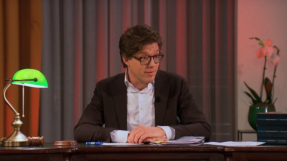 Mr. Bart Beuving in Mr. Frank Visser Doet Uitspraak