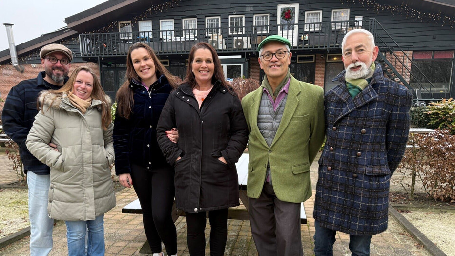 Pascal, Simone, Rinke, Liane, Peter en Wolter in Bed & Breakfast
