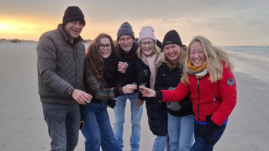 Nic, Tjarda, Gerrit, Janneke, Marije, Vronie uit Bed & Breakfast