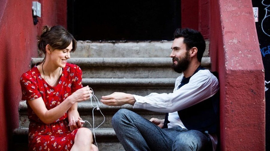 Keira Knightley en Adam Levine in Begin Again