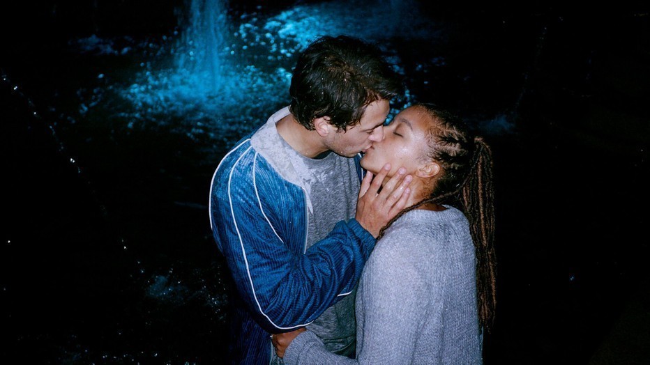 Shahine El-Hamus en Zoë Love Smith in Bestseller Boy