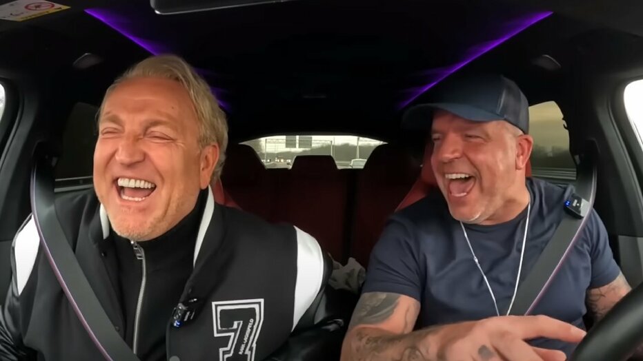 Andy van der Meijde en Gordon in Bij Andy in de Auto