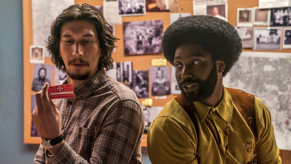 Adam Driver en John David Washington in BlacKkKlansman