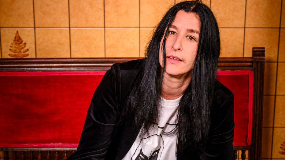 Roxane van Iperen en Sef bezoeken Boerderij Van Dorst