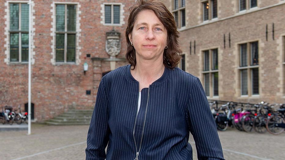 Boerin Bertie beëdigd als Statenlid van Zeeland Boerin Bertie beëdigd als Statenlid van Zeeland