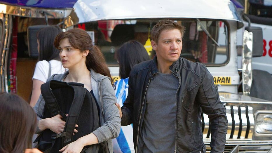Jeremy Renner en Rachel Weisz in The Bourne Legacy Jeremy Renner en Rachel Weisz in The Bourne Legacy