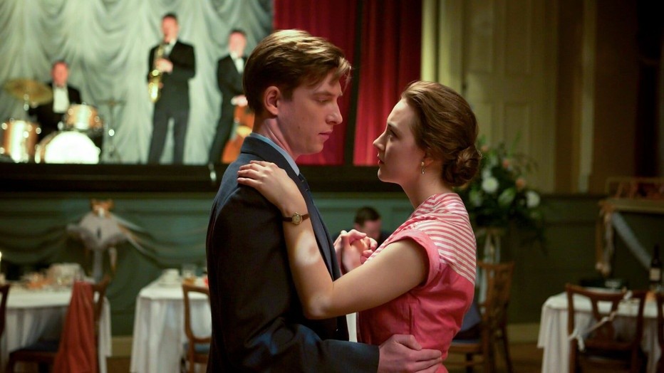 Saoirse Ronan en Domhnall Gleeson in Brooklyn