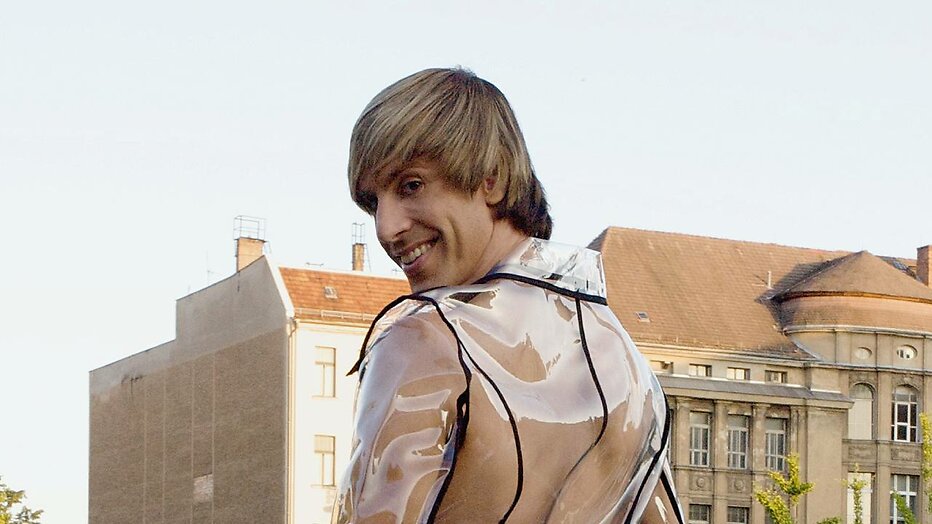 Sacha Baron Cohen voor Brüno