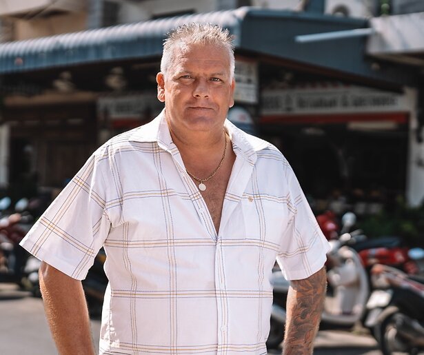 Vrienden van B&B Vol Liefde-Martijn spreken zich uit over mysterieuze 'andere vrouw'