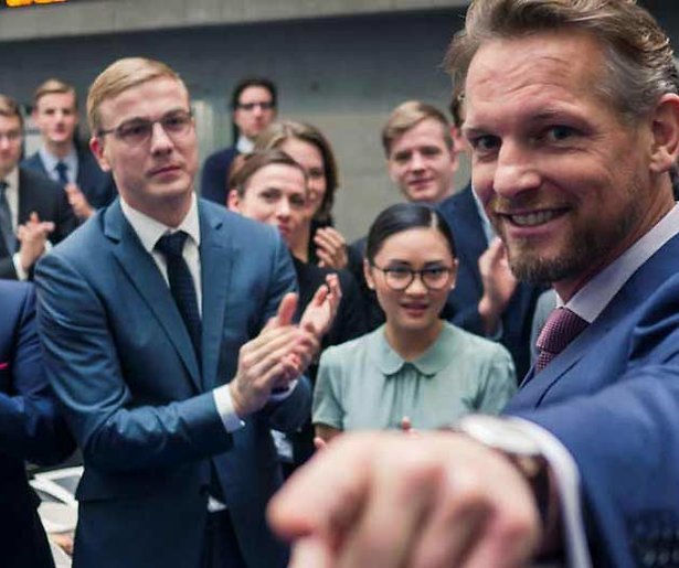 Bad Banks met Barry Atsma vanaf 24 juli op NPO 1