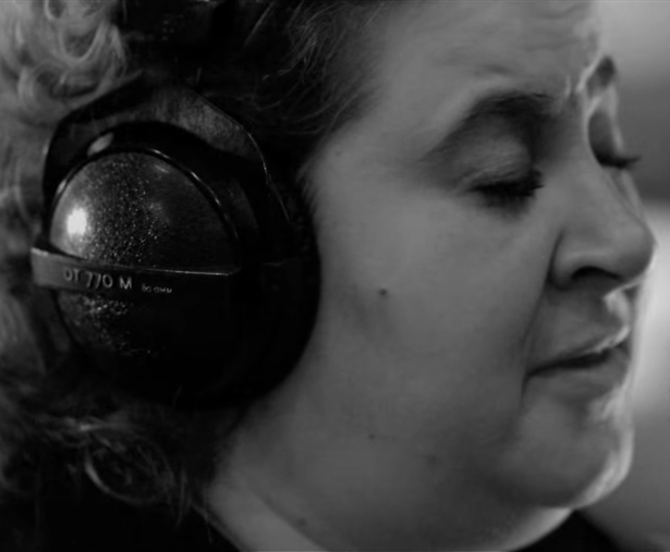 Zangeres Barbara Straathof (41) overleden