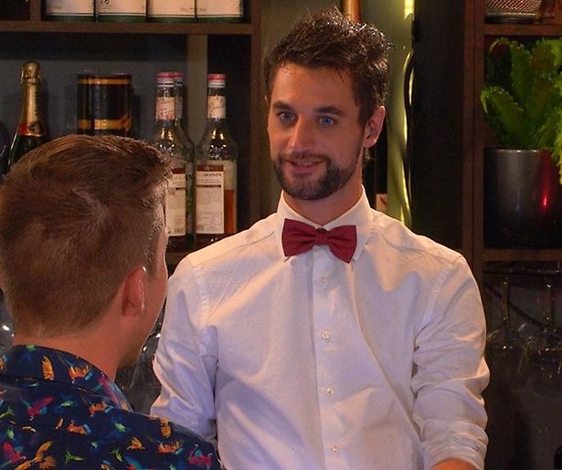 First Dates-barman Victor heeft haat-liefdeverhouding met de fles