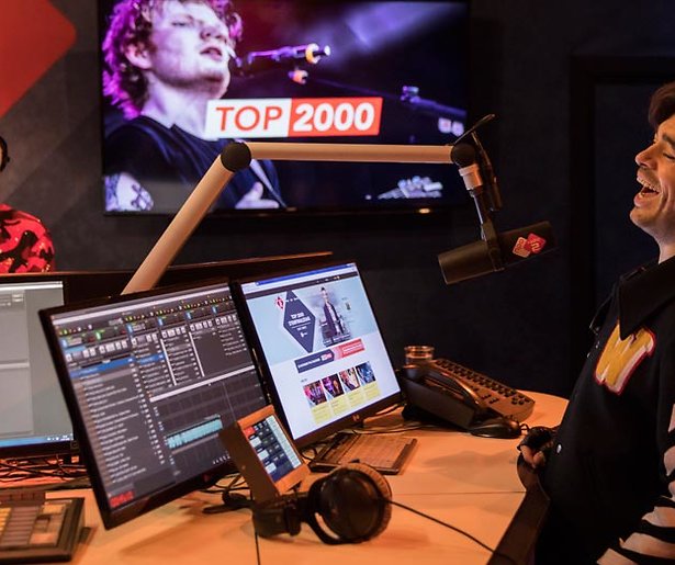 NPO Radio 2-dj Bart Arens steunt Nederlandse artiesten in coronatijd