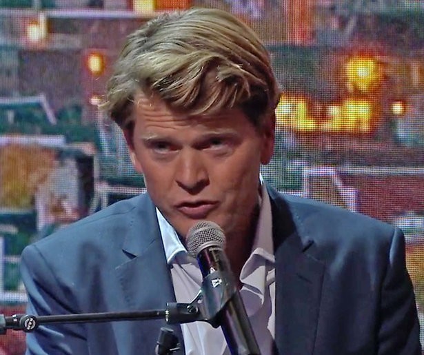 Terugkijken: Beau sluit eerste talkshow zingend af
