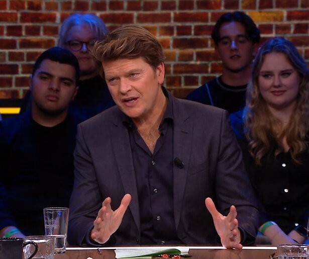 Kijkers spotten 'prinses Amalia' in publiek bij Beau