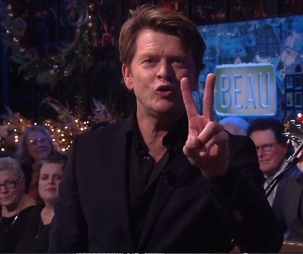 Beau van Erven Dorens treedt op met De Kik