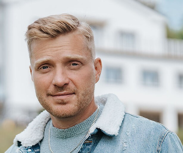 Daniël heeft altijd hard gewerkt, maar nu is het tijd voor een partner in B&B Vol Liefde