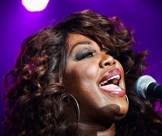 Berget Lewis uitgeschakeld in Britse X Factor