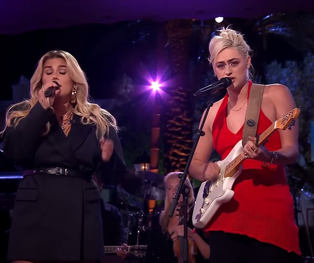  Beste zangers onder de indruk van duet Bente en Roxeanne Hazes