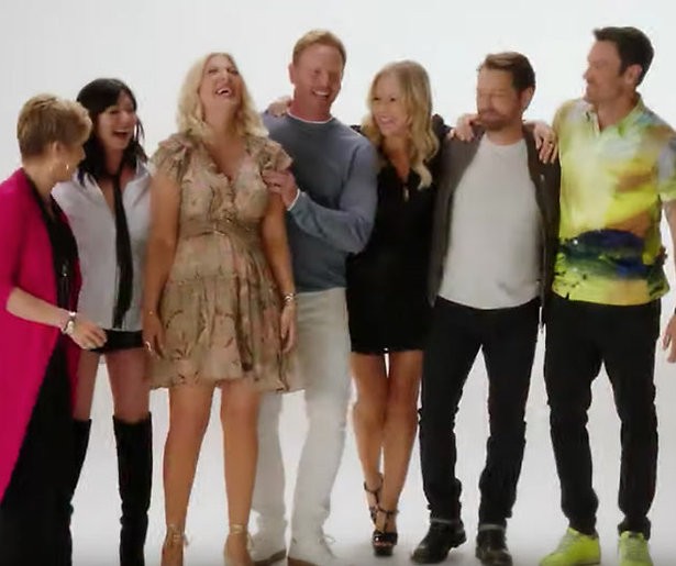 De nieuwe Beverly Hills 90210 opening is hetzelfde als vroeger! 