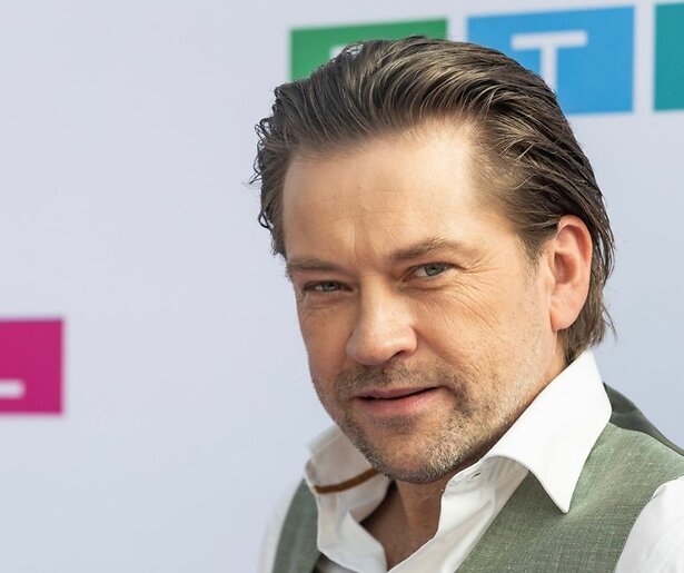 Bijbelen met Sterren terug op tv: deze bekende GTST acteur doet mee