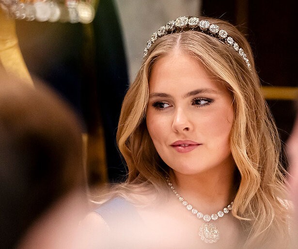 Karlijn Hoftijzer vertelt in Blauw Bloed alles over de militaire opleiding die prinses Amalia volgt