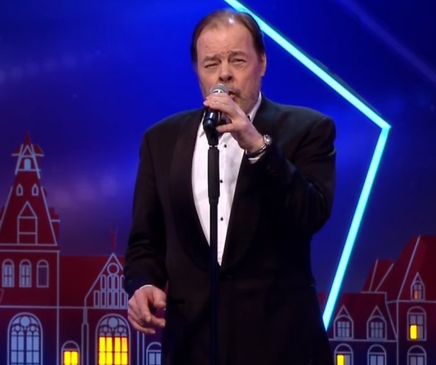 YouTube-hit: Bob Bullee zingt Sinatra bij Holland's Got Talent