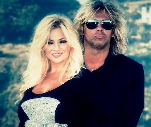 Porno-actrice Bobbi Eden wordt moeder