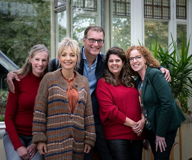 BZV-Rob maakt er met zijn dames iets gezelligs van