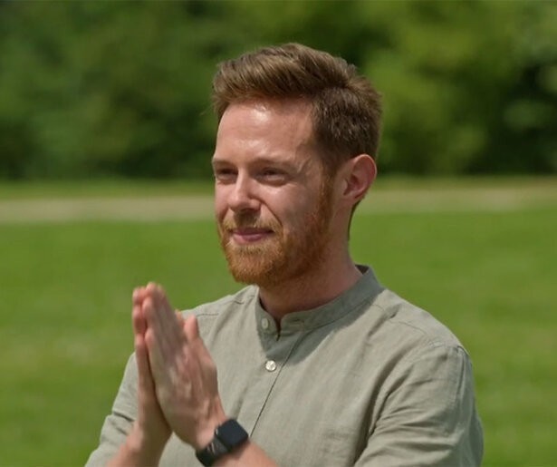 De deelnemers van Lego Masters gaan bloemencreaties bouwen bij Bloemenveiling Aalsmeer