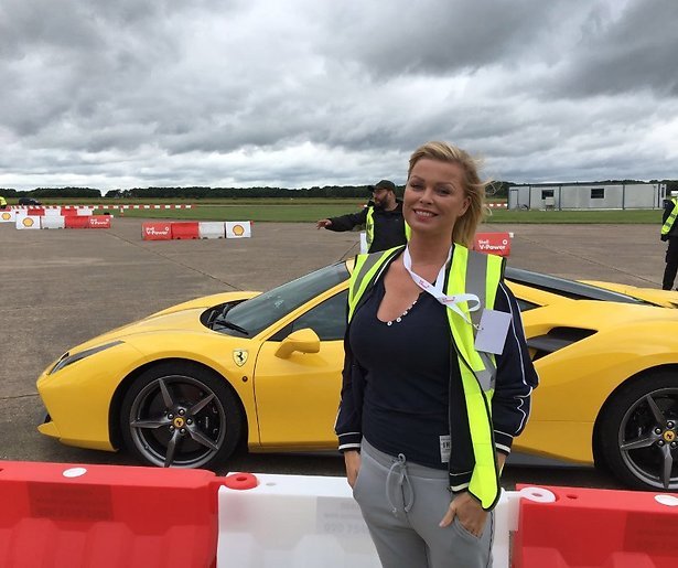 Bridget Maasland ontmoet Formule 1 kampioen Sebastian Vettel